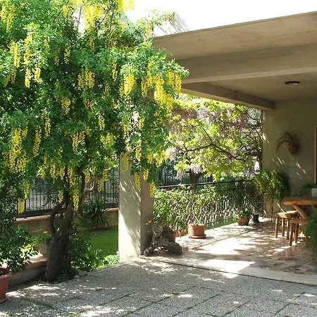 Casa Amabili Bed and Breakfast 3*